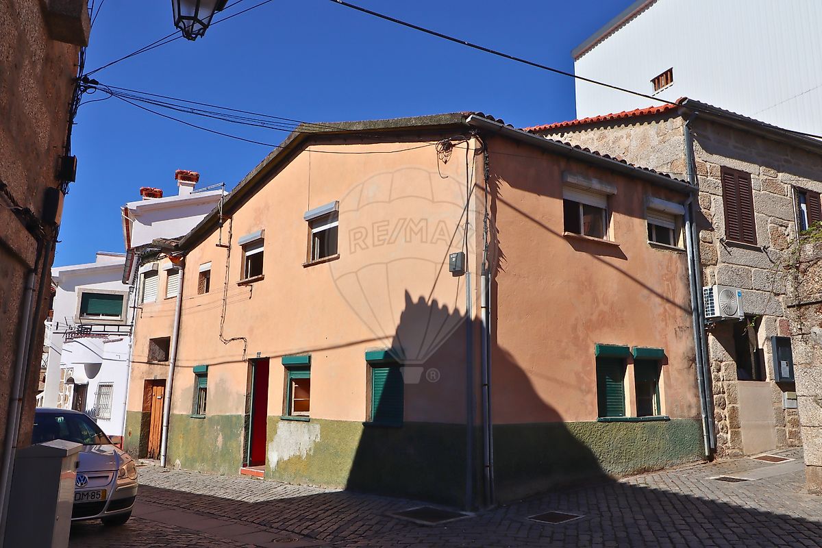 Moradia T4 - Teixoso e Sarzedo, Covilhã, Castelo Branco