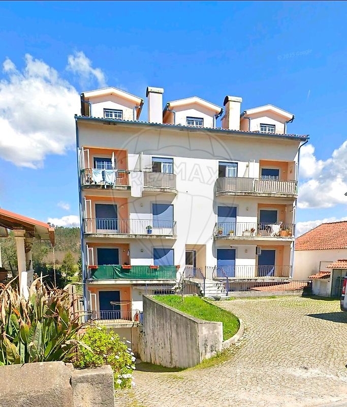 Apartamento T2 à venda em Lousã