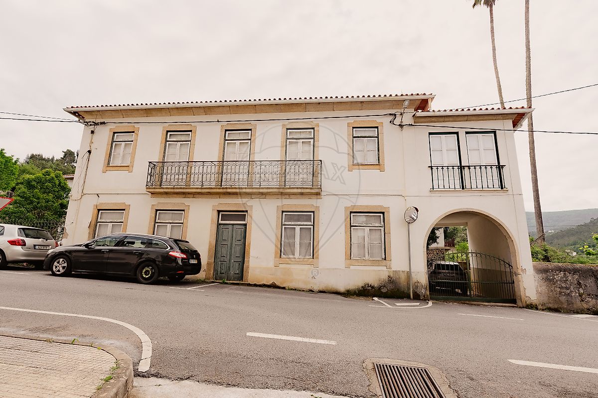 Moradia T5 à venda em Arganil