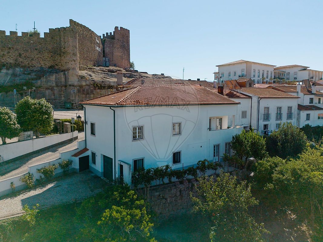 Moradia T6+ em São Miguel, Santa Eufémia e Rabaçal, €265.000