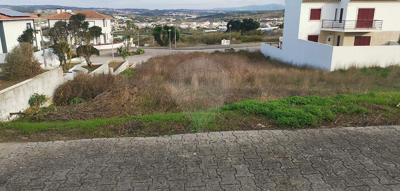 Terreno à venda em Lourinhã