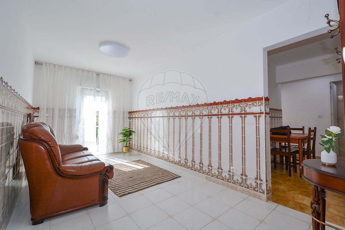 Apartamento T2 para arrendar em Peniche