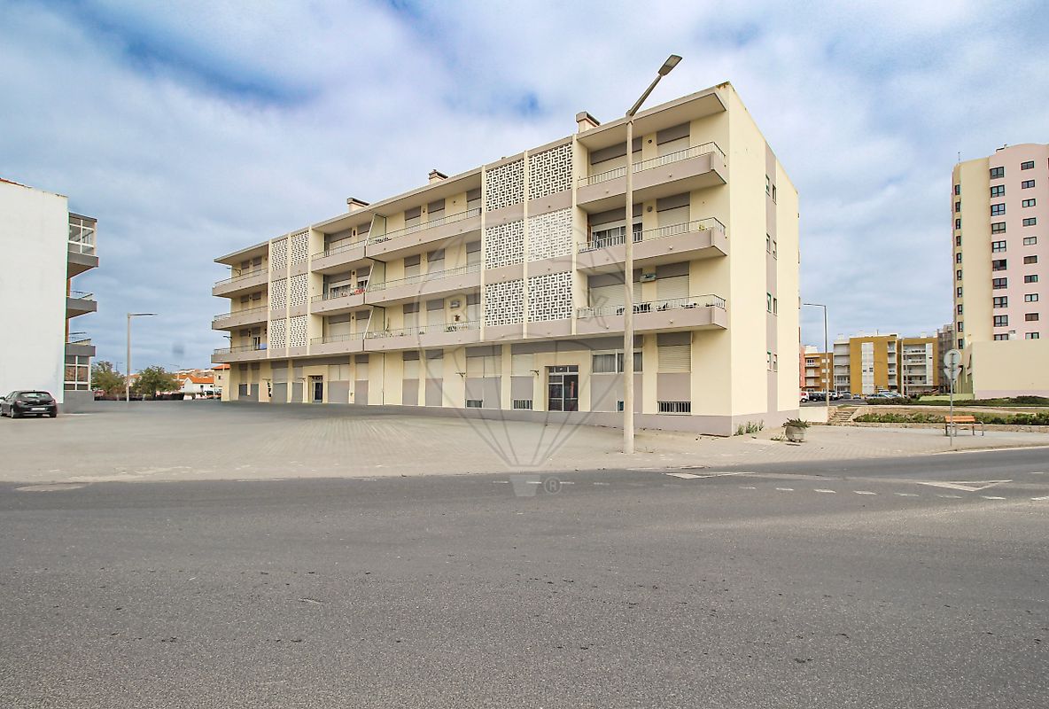 Apartamento T2 para arrendar em Peniche