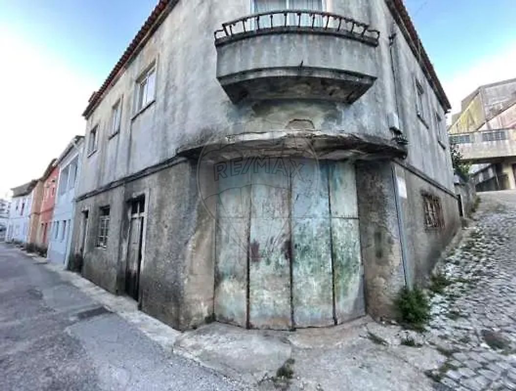 Moradia T2 à venda em Mira de Aire, €192.000