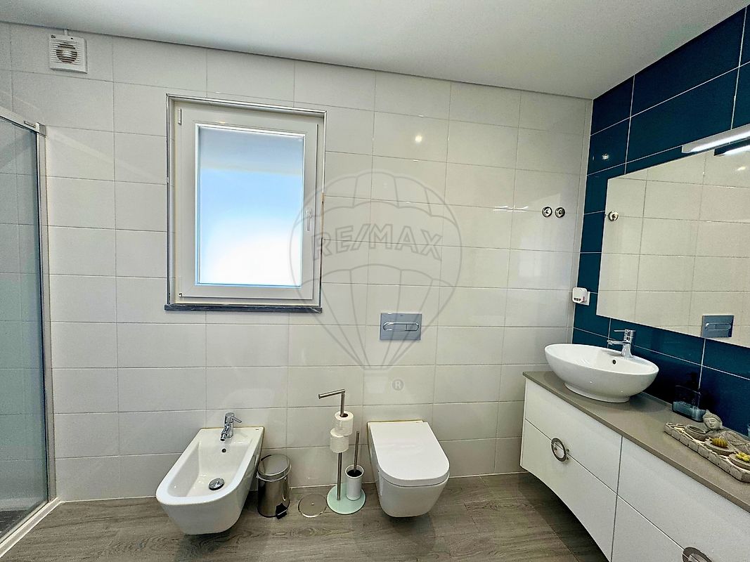 listing 123991240-2 picture-0