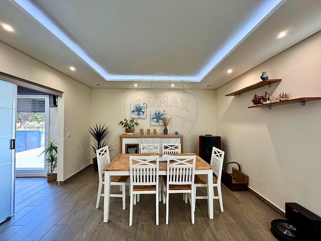 listing 123991240-2 picture-0
