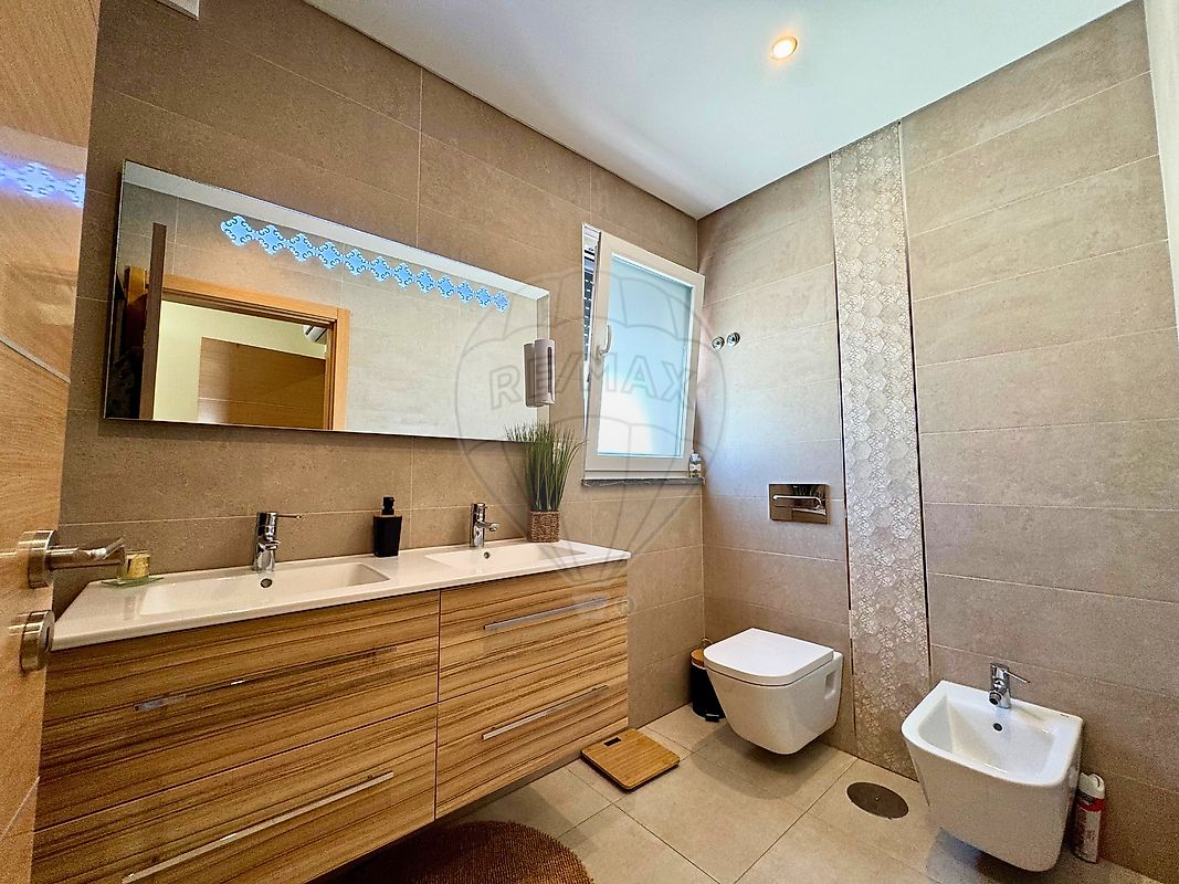 listing 123991240-2 picture-0