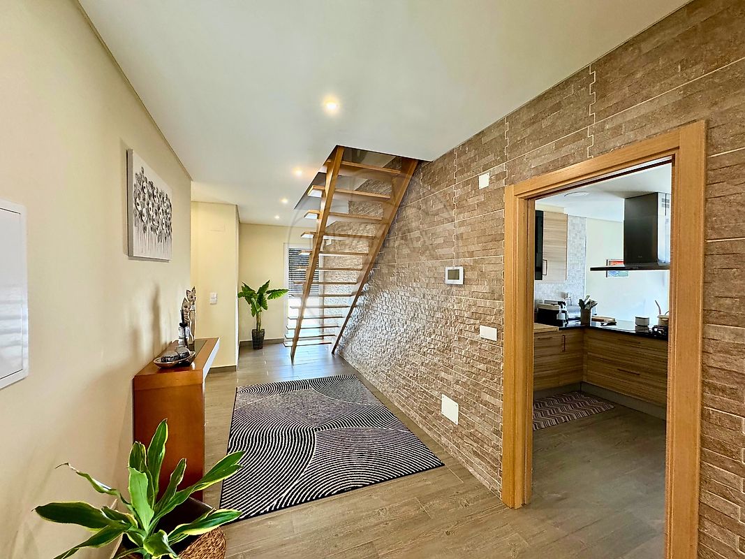listing 123991240-2 picture-0