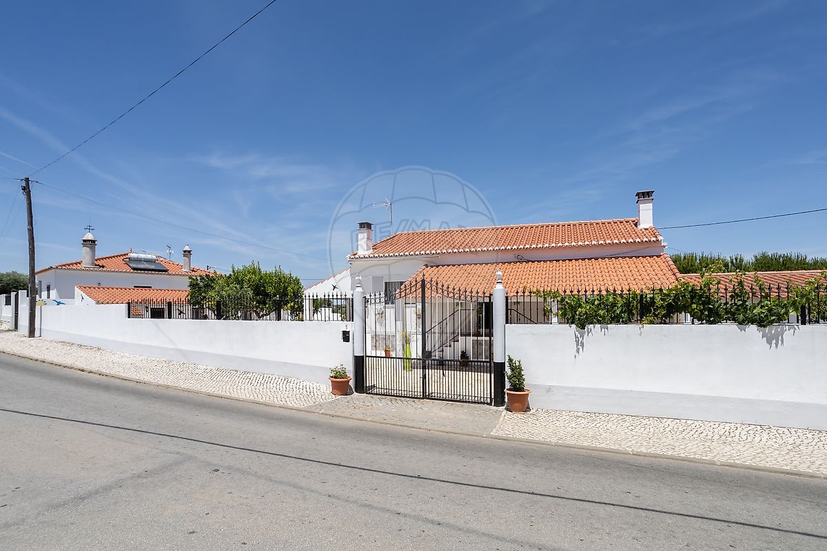 Moradia - Safara e Santo Aleixo da Restauração, Moura, Beja