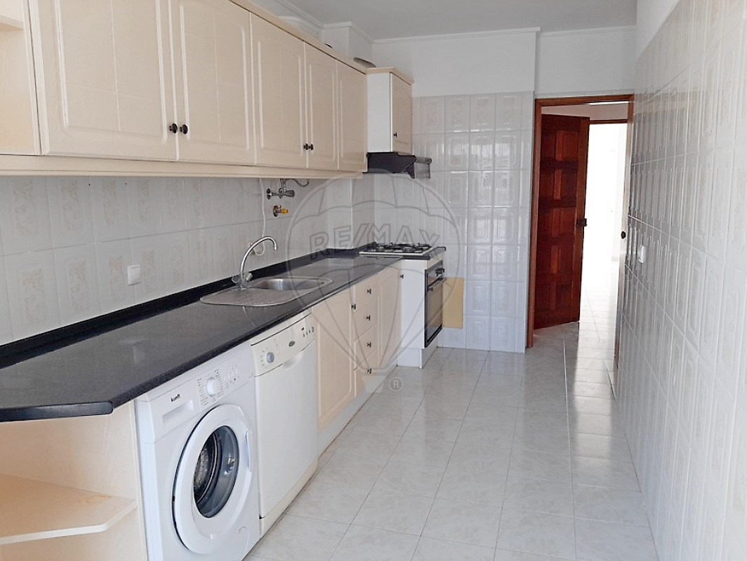 Apartamento T3 à venda em Charneca de Caparica e Sobreda, Almada — foto 2