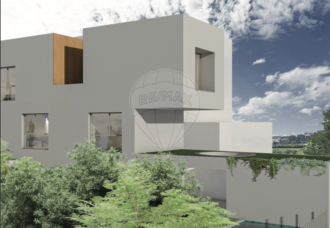 Moradia T3 à venda em Odivelas