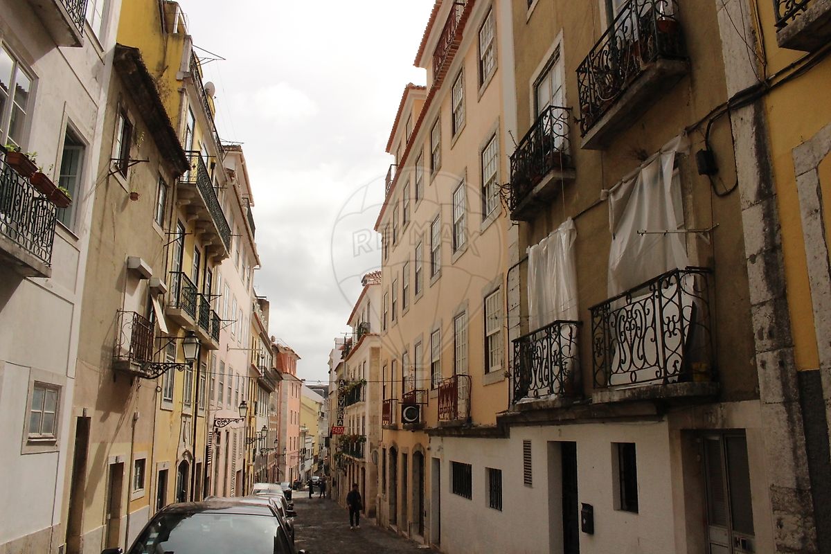 Prédio T10 para arrendar em Lisboa