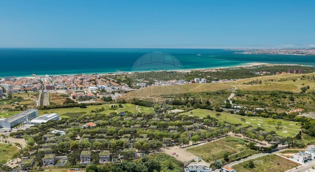 Terreno à venda em Almada