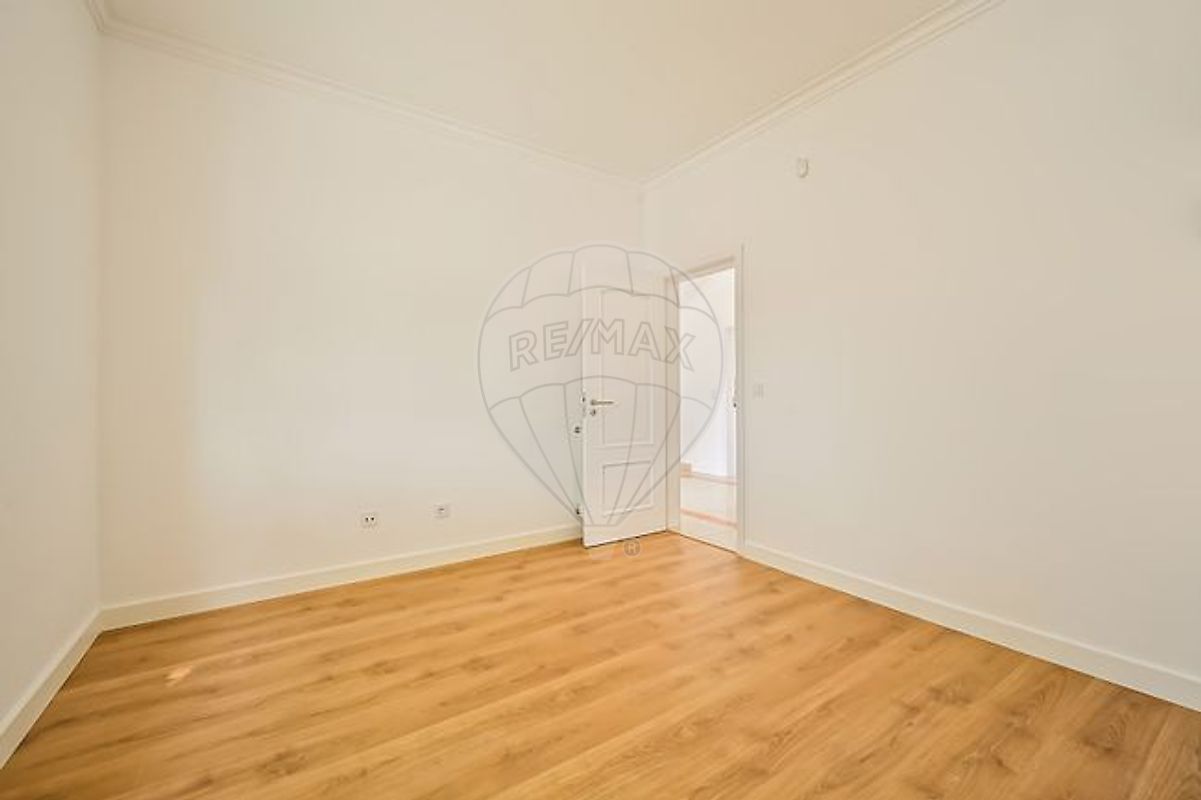 listing 124031296-2 picture-0