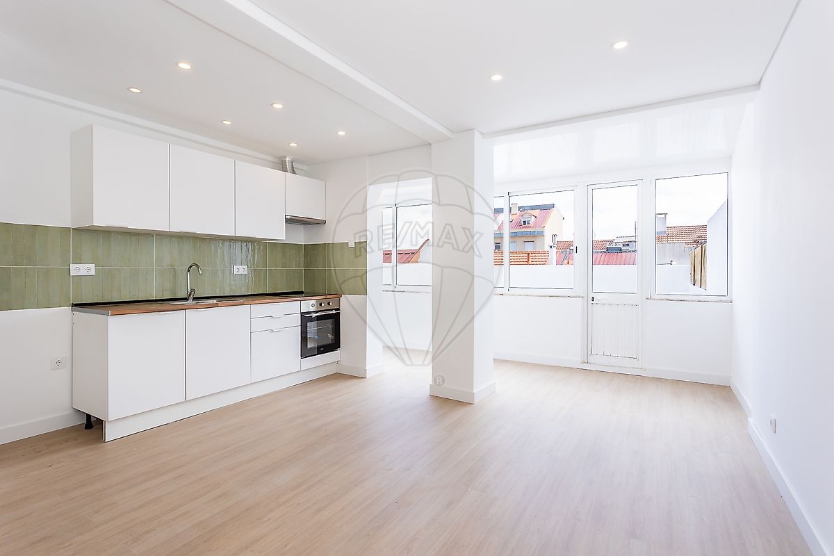 Apartamento T2 à venda em Amadora