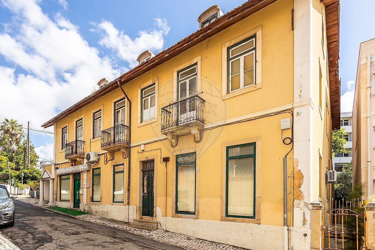 Prédio T14 à venda em Cascais