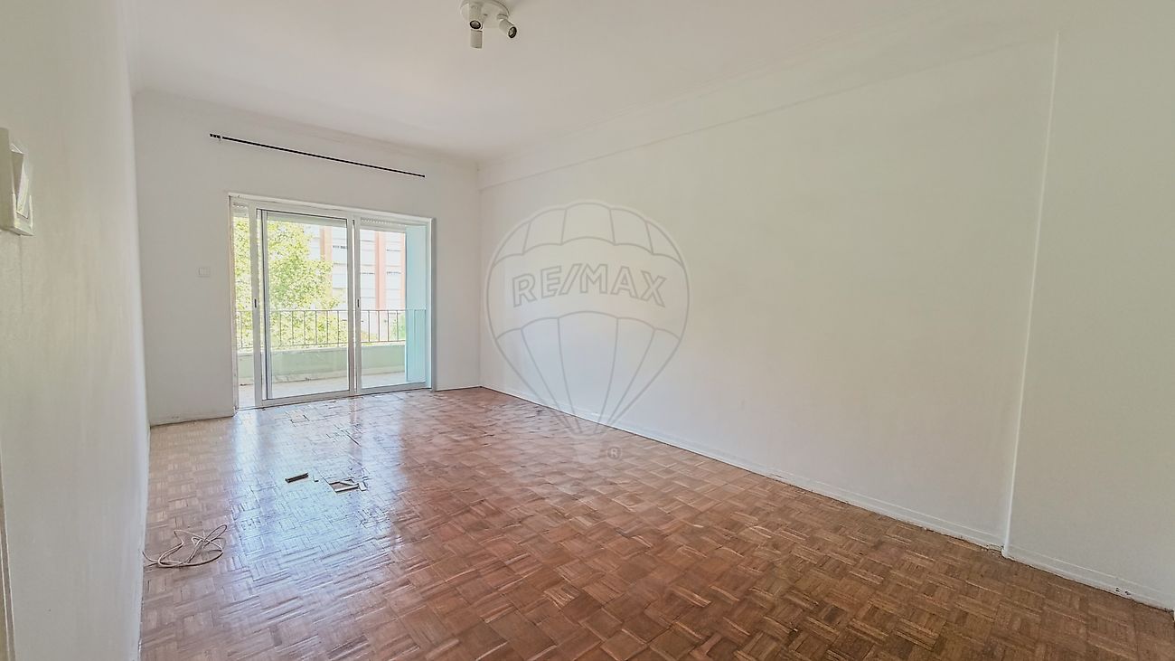 Apartamento T2 à venda em Amadora