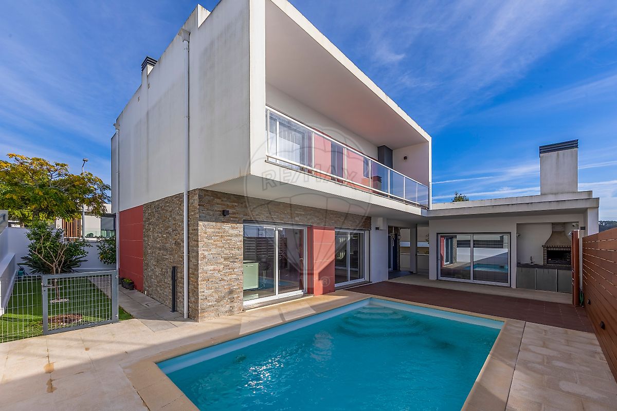 Moradia T4 à venda em Mafra