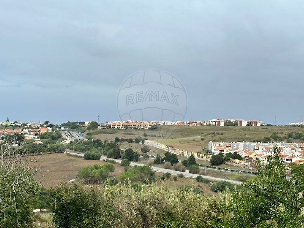Terreno à venda em Oeiras
