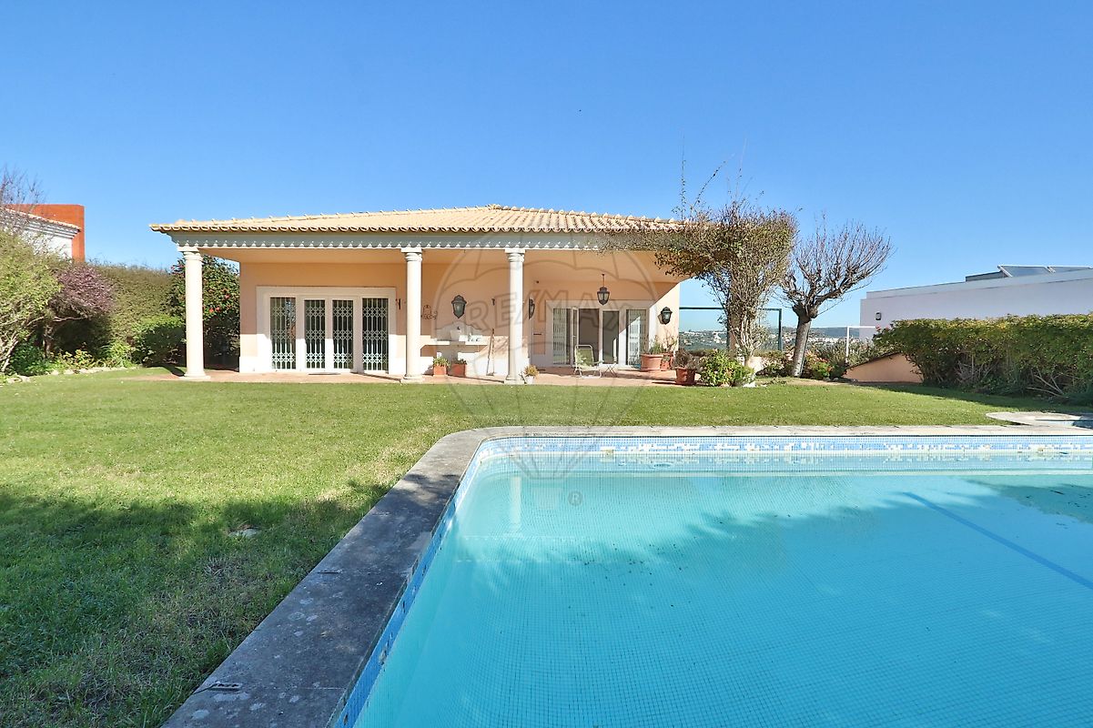 Moradia T5 à venda em Oeiras