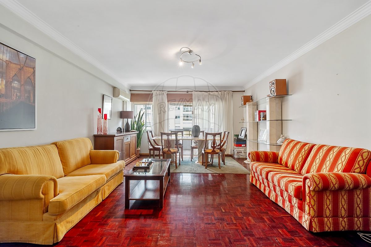 Apartamento T3 à venda em Oeiras