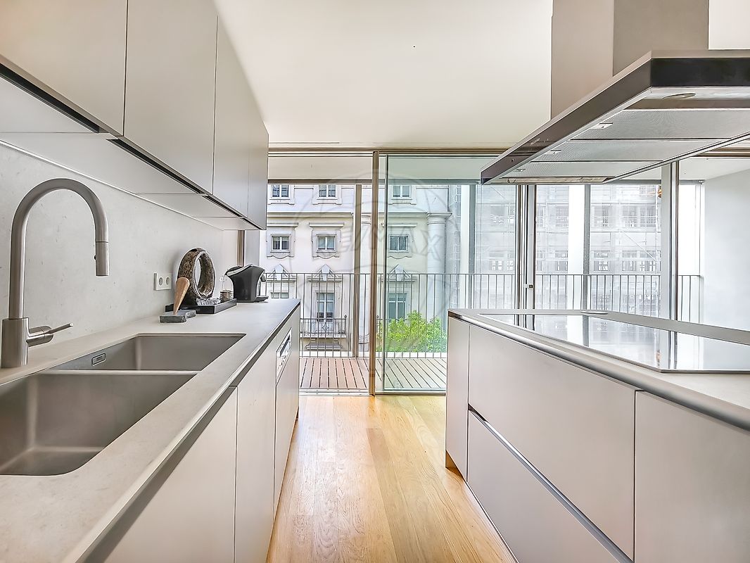 Apartamento T3 em Santo António 13
