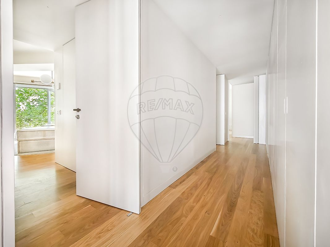 Apartamento T3 em Santo António 27
