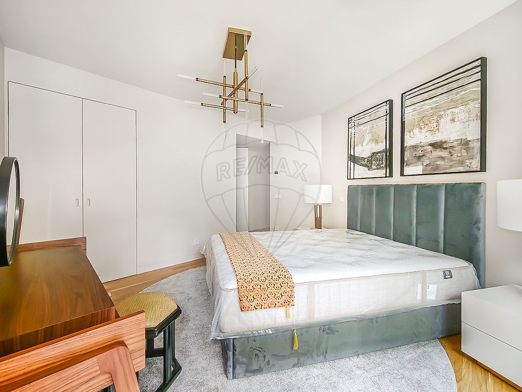 Apartamento T3 em Santo António 24