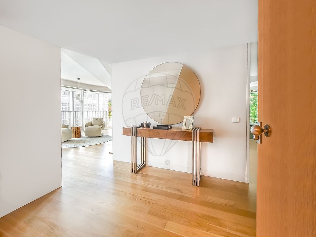 Apartamento T3 em Santo António 15