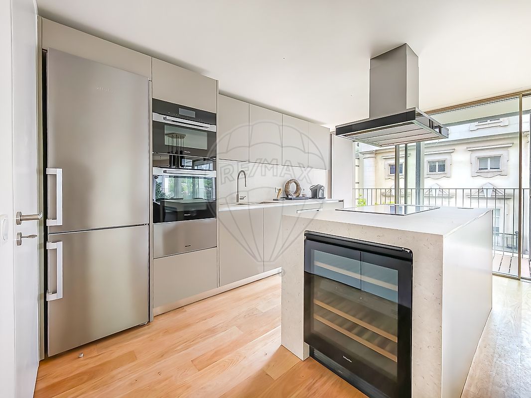 Apartamento T3 em Santo António 12