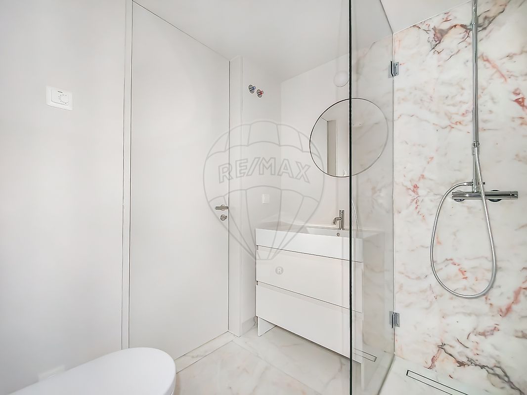 Apartamento T3 em Santo António 33