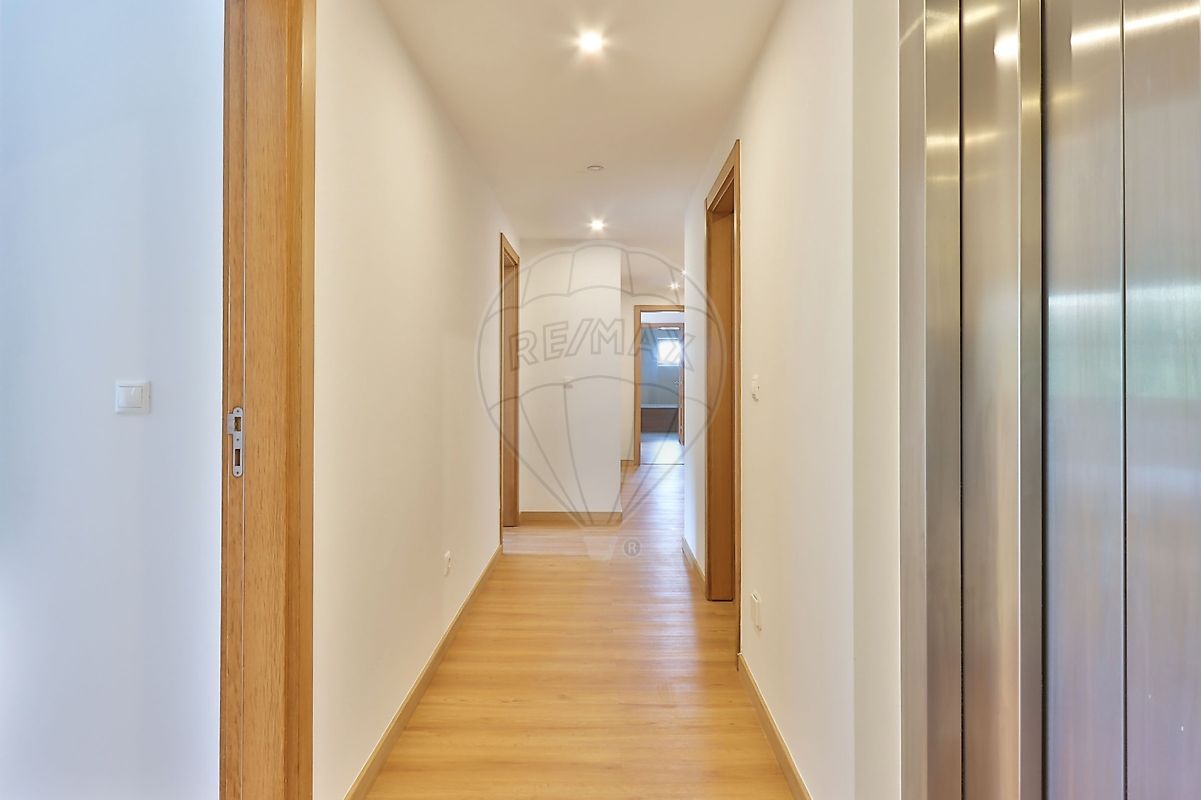 Apartamento T4 em Sintra (Santa Maria e São Miguel, São Martinho e São Pedro de Penaferrim) 22