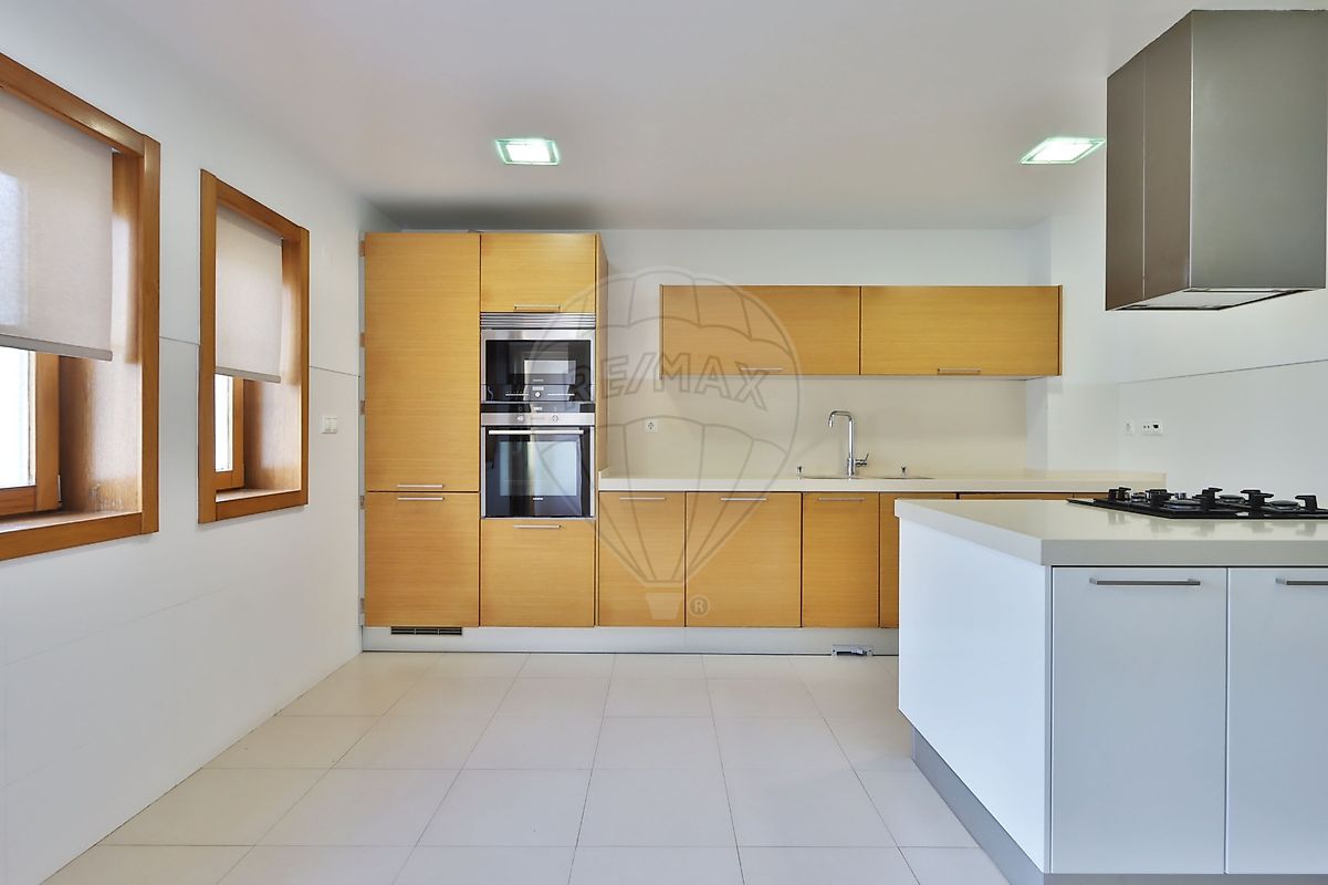 Apartamento T4 em Sintra (Santa Maria e São Miguel, São Martinho e São Pedro de Penaferrim) 11