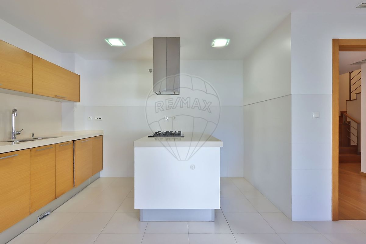 Apartamento T4 em Sintra (Santa Maria e São Miguel, São Martinho e São Pedro de Penaferrim) 13