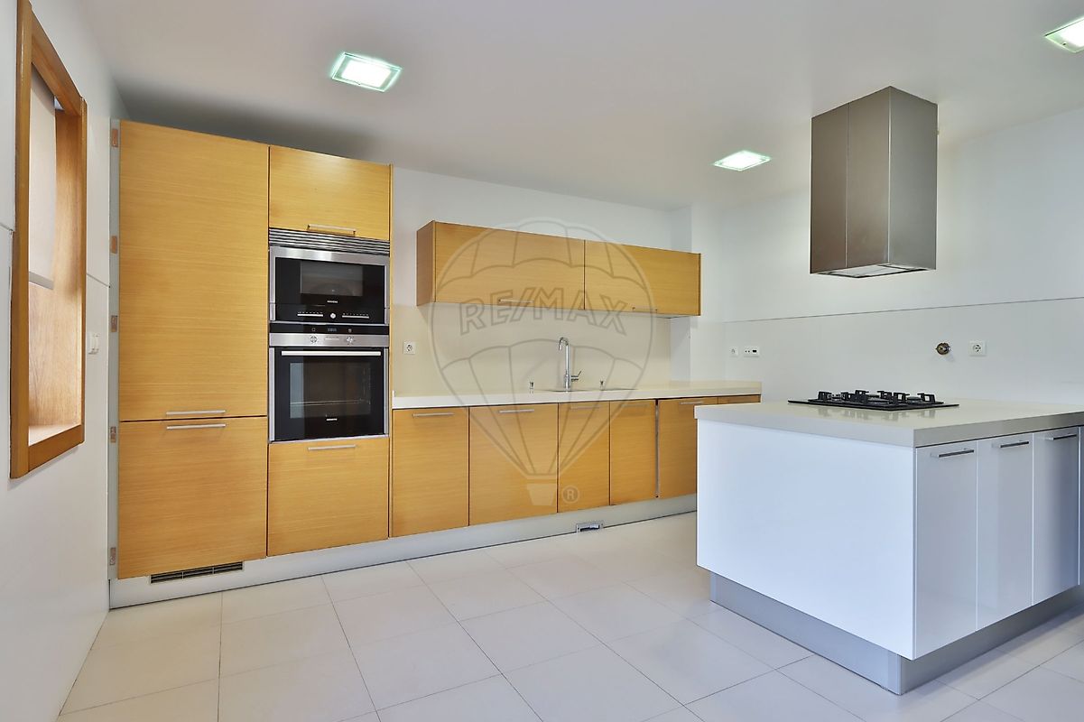 Apartamento T4 em Sintra (Santa Maria e São Miguel, São Martinho e São Pedro de Penaferrim) 12