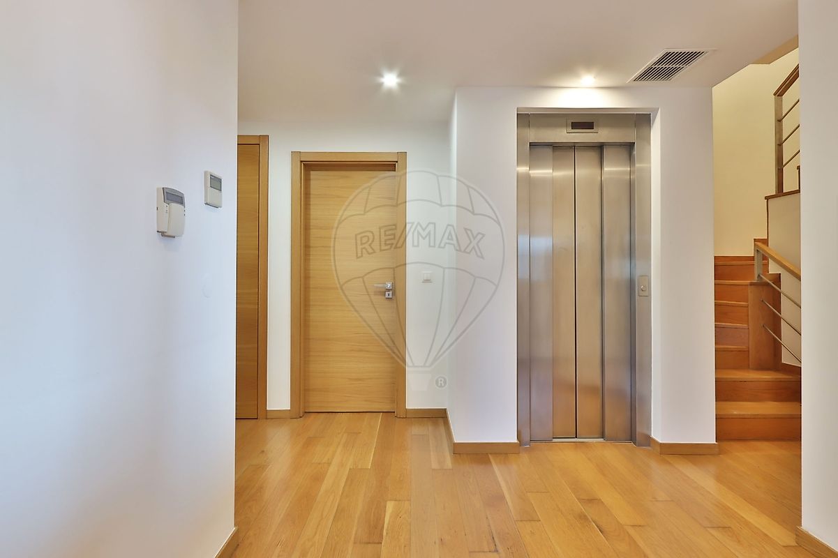 Apartamento T4 em Sintra (Santa Maria e São Miguel, São Martinho e São Pedro de Penaferrim) 19