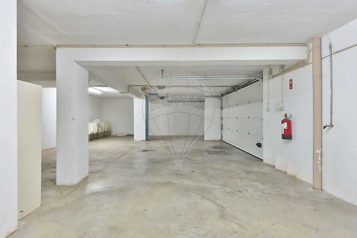 Apartamento T4 em Sintra (Santa Maria e São Miguel, São Martinho e São Pedro de Penaferrim) 37