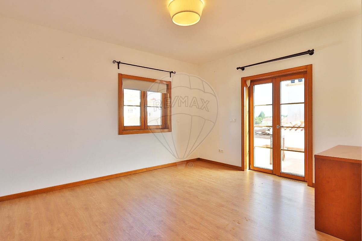 Apartamento T4 em Sintra (Santa Maria e São Miguel, São Martinho e São Pedro de Penaferrim) 27
