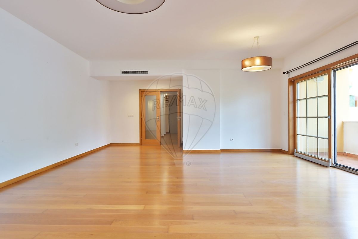 Apartamento T4 em Sintra (Santa Maria e São Miguel, São Martinho e São Pedro de Penaferrim) 7