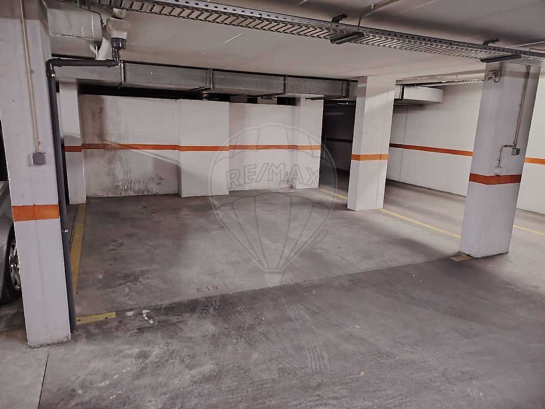 Garagem - Oeiras e São Julião da Barra, Paço de Arcos e Caxias, Oeiras, Lisboa