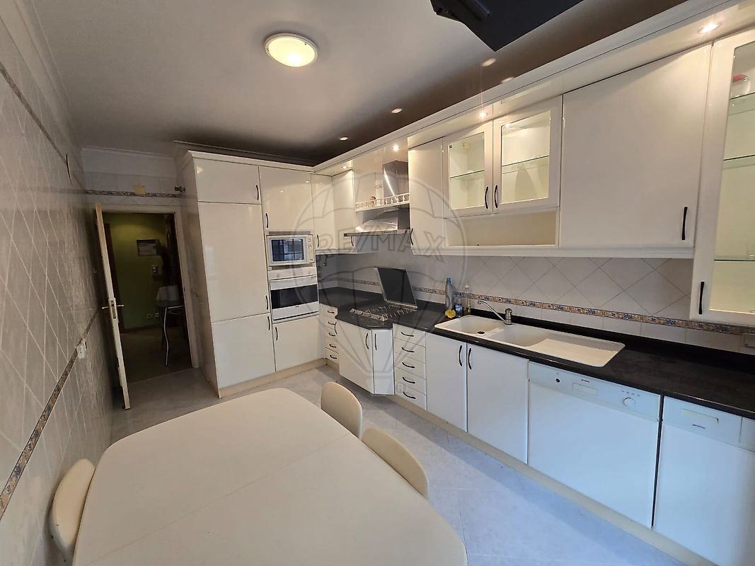 Apartamento T2 à venda em Sintra