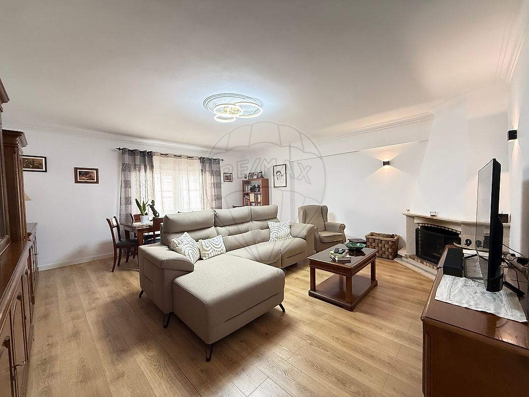 Apartamento T3 à venda em Sintra
