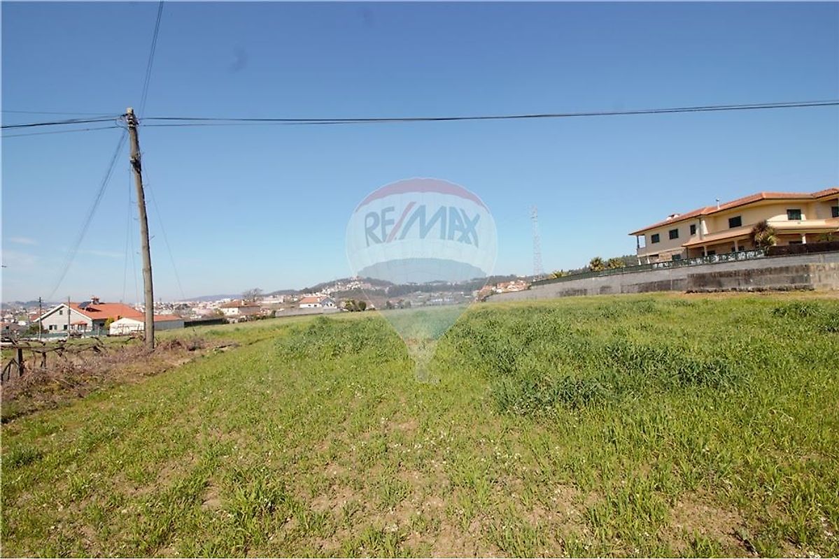 Land for sale in Felgueiras, Portugal — €185,000