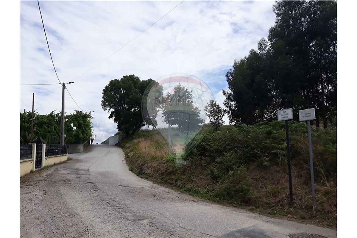 Land for sale in Felgueiras, Portugal — €109,000