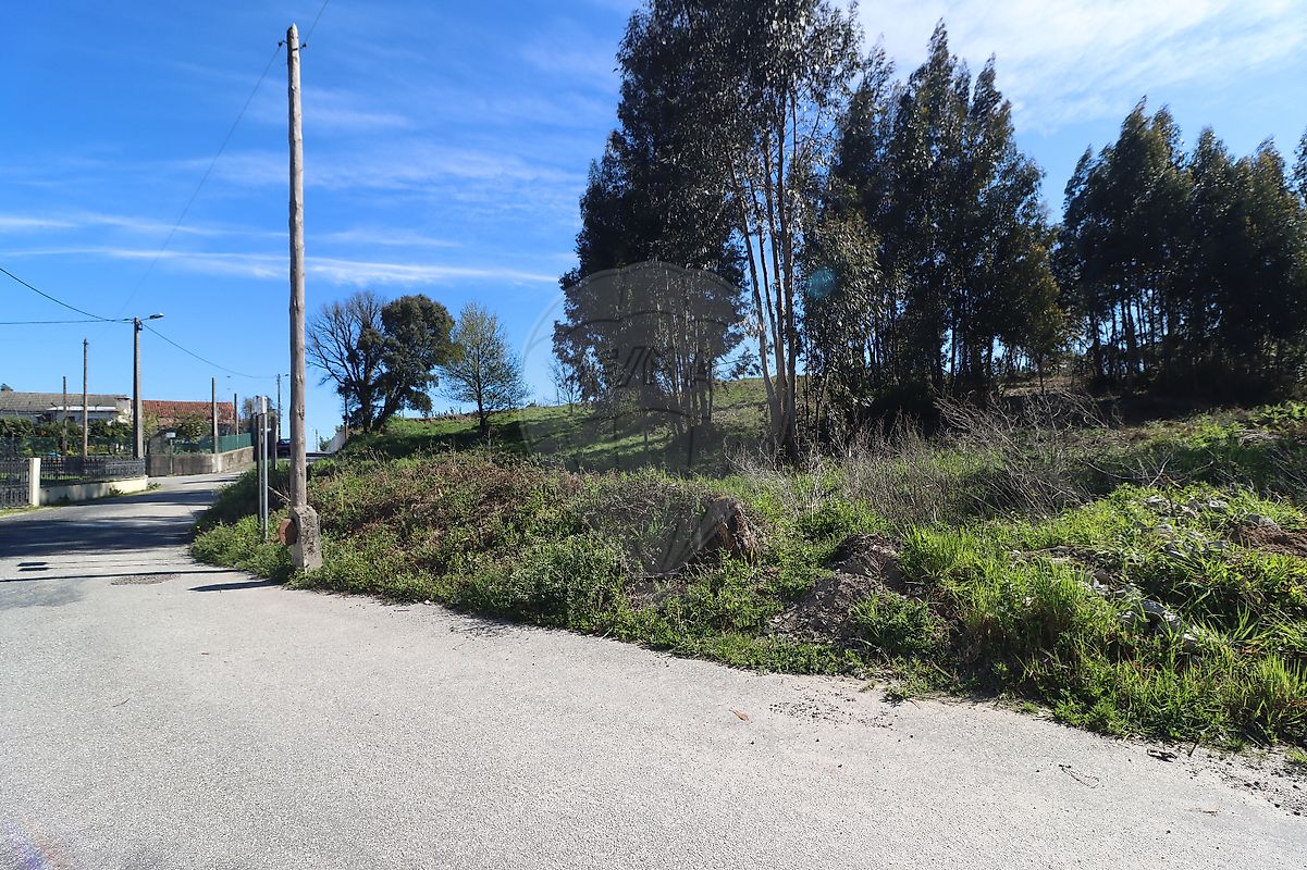 Land for sale in Felgueiras, Portugal — €59,000