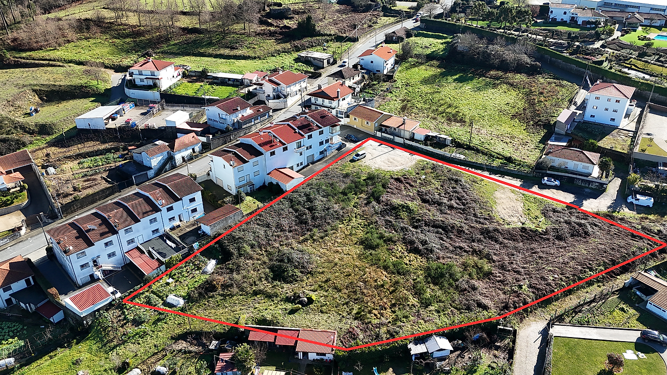 Land for sale in Felgueiras, Portugal — €170,000