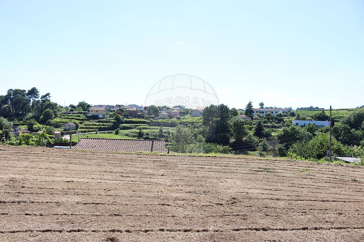 Land for sale in Felgueiras, Portugal — €75,000