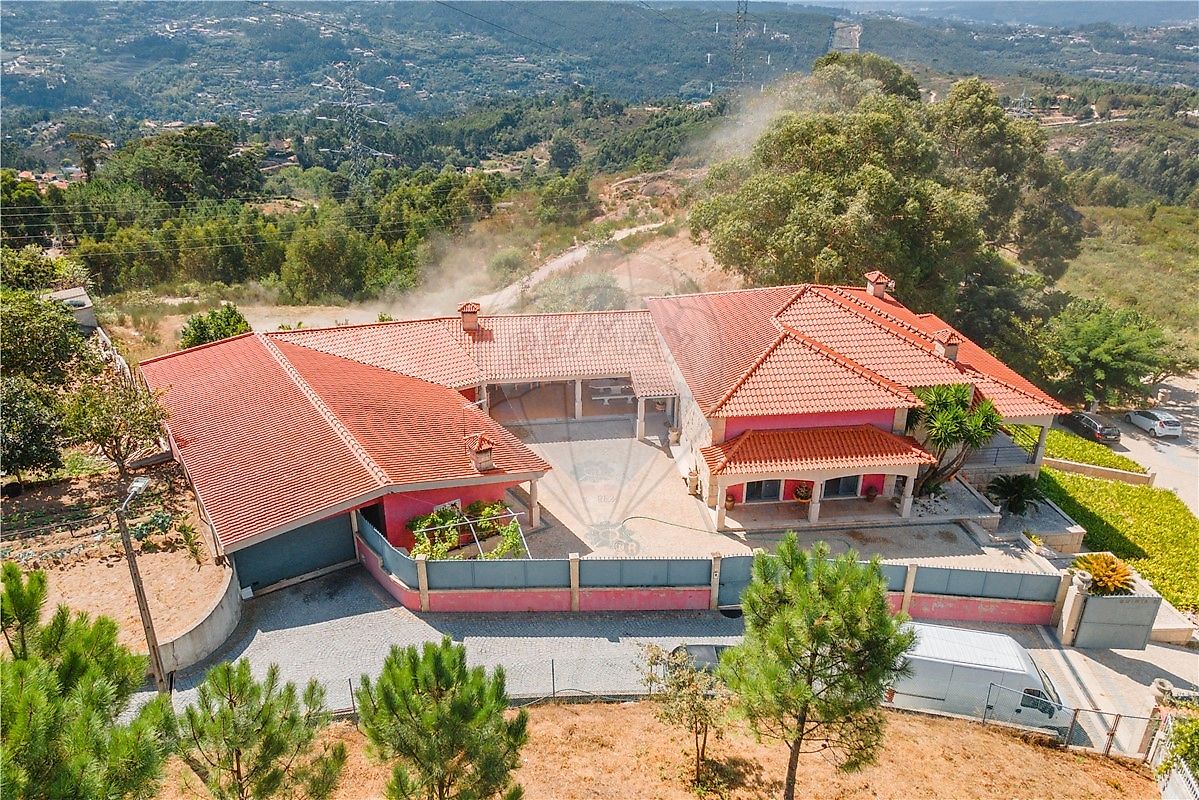 Quinta T5 à venda em Marco de Canaveses