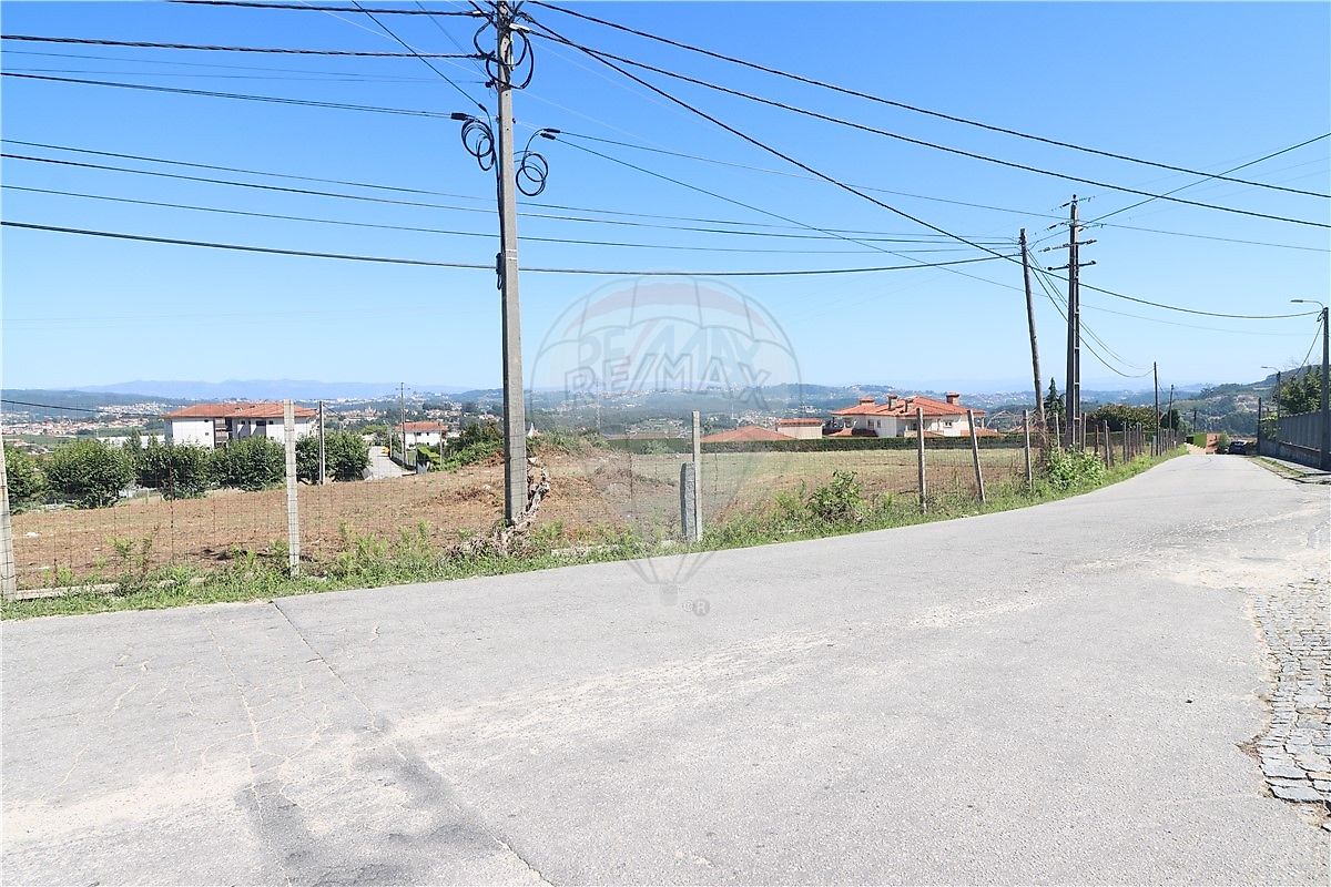Land for sale in Felgueiras, Portugal — €299,000