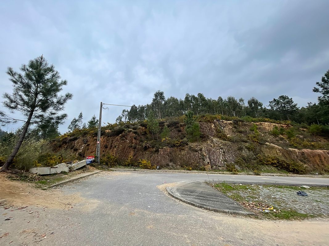 Land for sale in Felgueiras, Portugal — €259,000